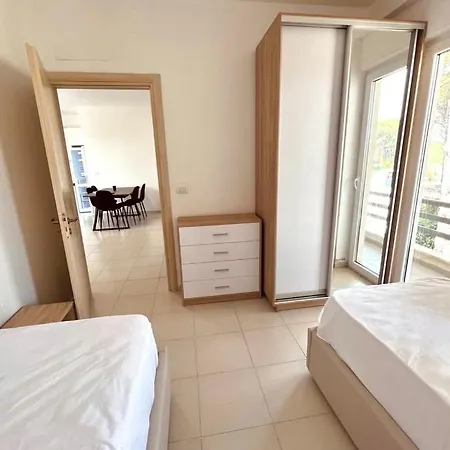 Pine Breeze Apartament *