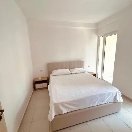 度假居 Pine Breeze Apartament Plazhi San Pietro